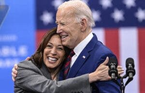 Joe Biden no se retira y se reúne con equipo electoral