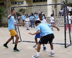 El MB realiza su campamento con  800 adolescentes