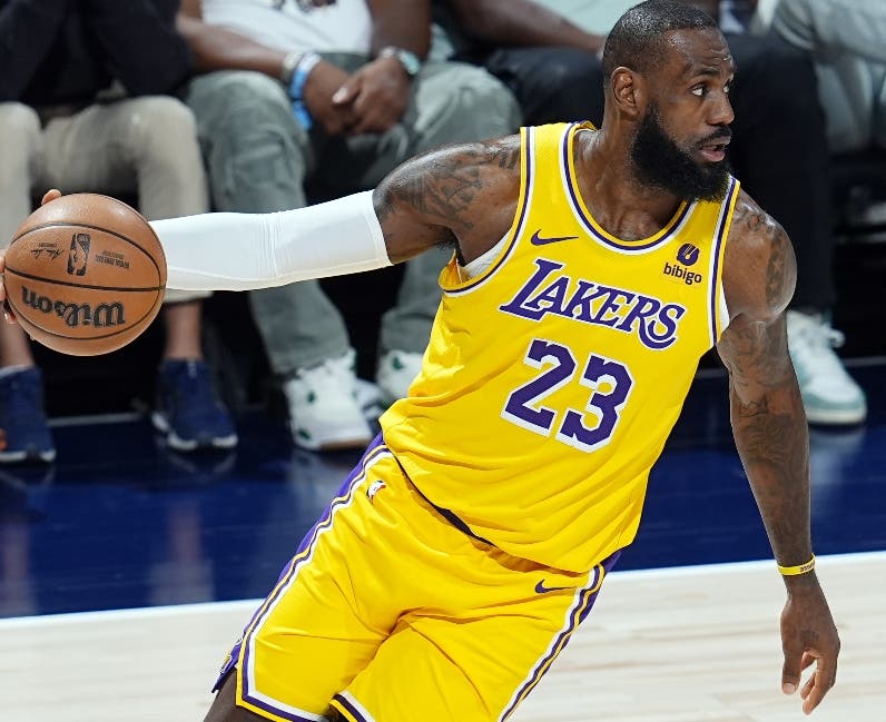 LeBron James se quedará  2 años más con Lakers