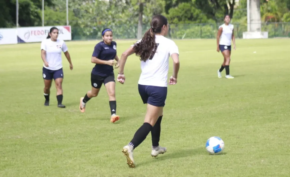 Selecciones fútbol RD en momento histórico