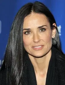 Demi Moore arrasa con foto con  61 años