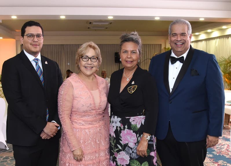 La juramentación de nueva directiva de Rotary Santo Domingo Mirador