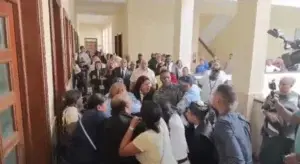 Abogadas se halan las greñas en pleno Palacio de Justicia