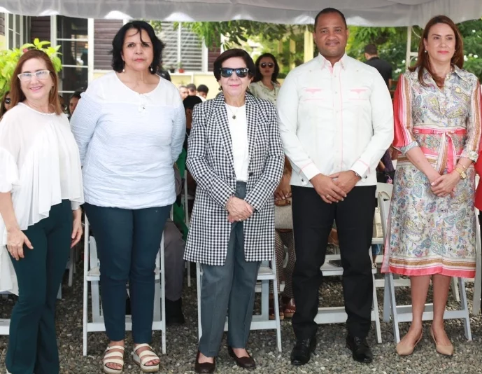 Organizaciones presentan proyecto en Salcedo