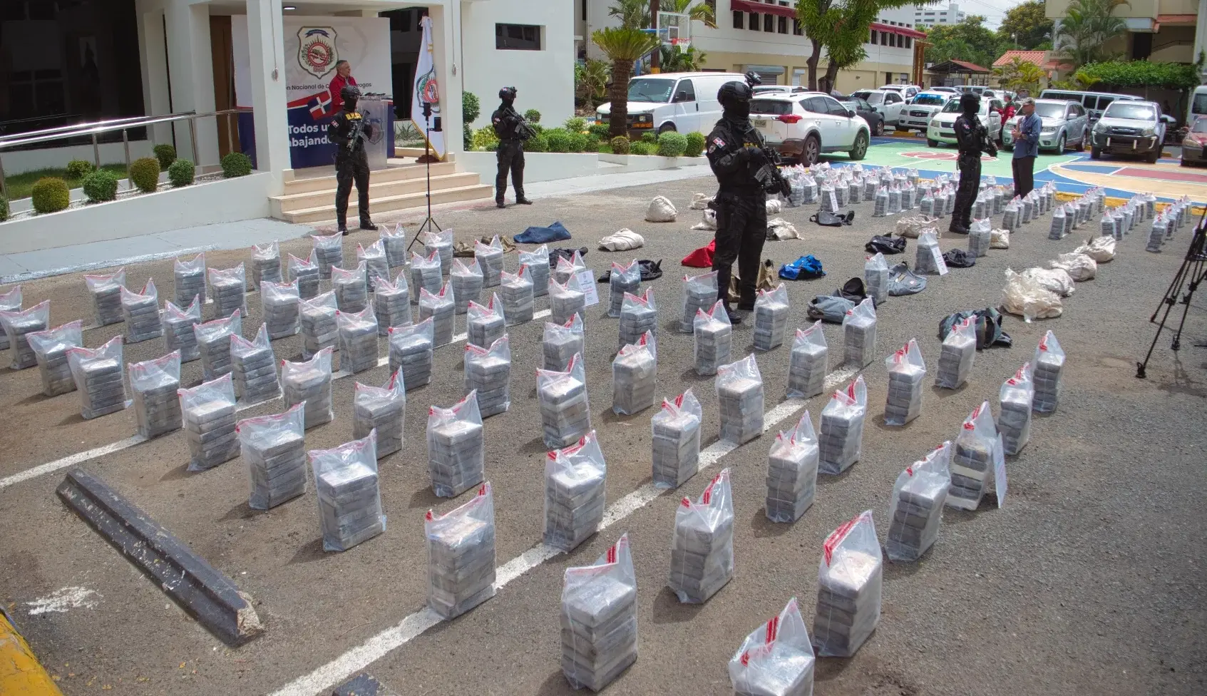 La DNCD ocupa una tonelada de cocaína sería enviada a Róterdam