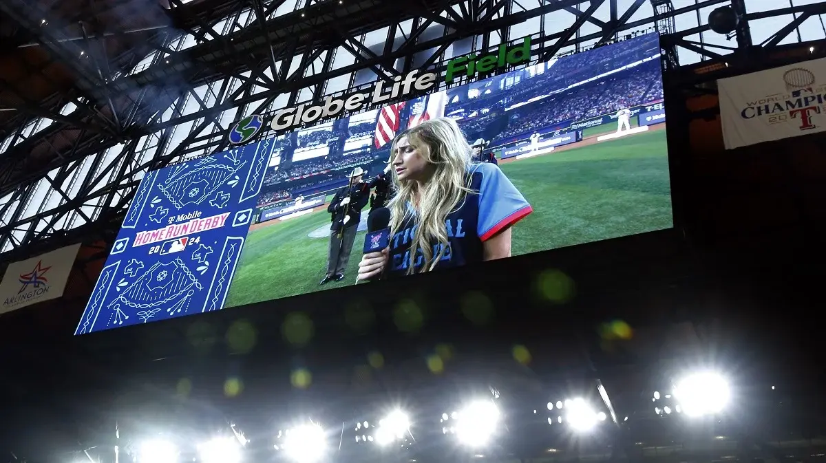 Cantante confiesa haber estado ebria durante su presentación en el himno del Derby de Jonrones