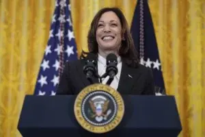 Kamala Harris revela que aún no ha elegido a su candidato a vicepresidente