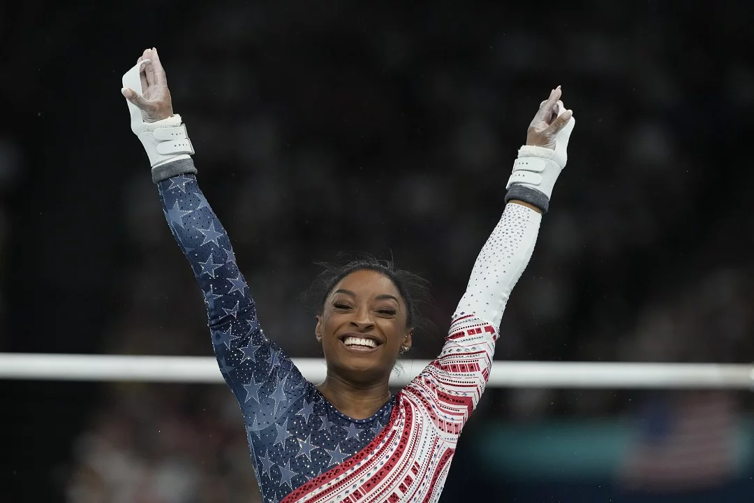 Simone Biles conduce a EEUU al oro en los Juegos Olímpicos de París