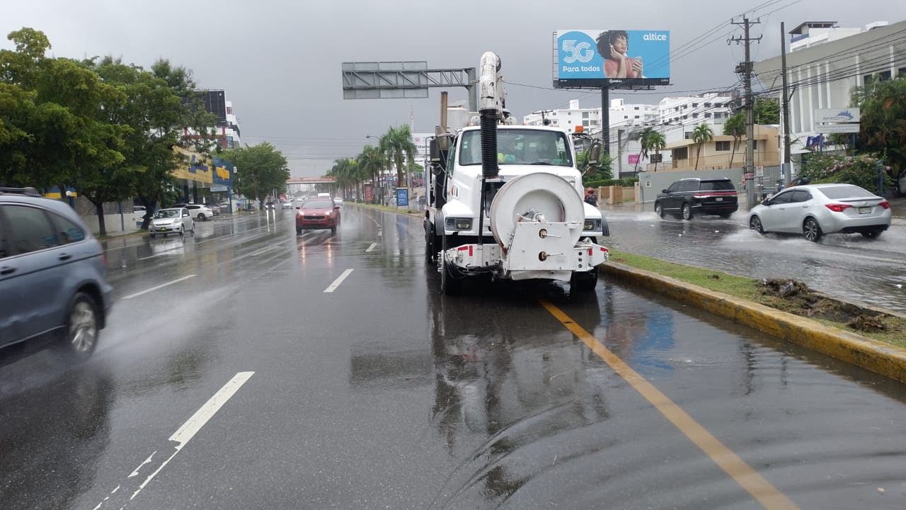 Alcaldía del DN mantiene los operativos preventivos de limpieza para mitigar efectos de las lluvias