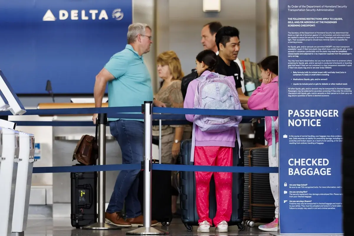 El Gobierno de EE.UU. abre investigación a Delta tras cuatro días de cancelaciones masivas