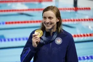 Ledecky iguala a su compatriota Jenny Thompson como la nadadora con más oros olímpicos