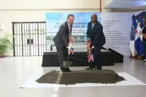 UASD y MICM inician construcción planta purificadora y envasadora de agua