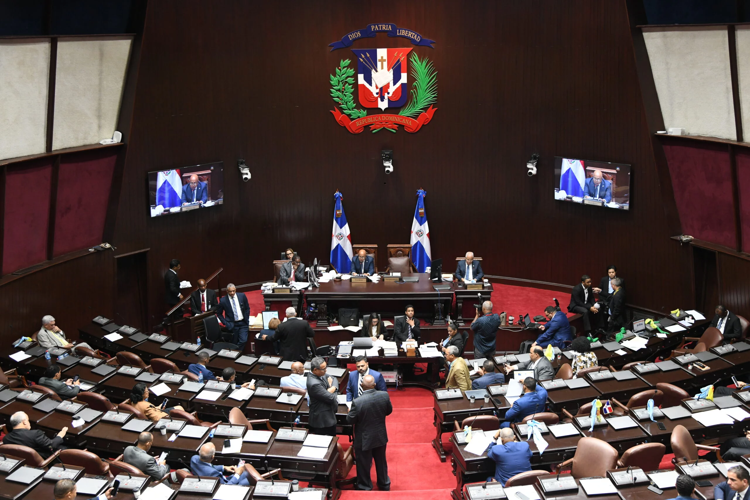 Diputados aprueban en primera lectura el Código Penal sin las tres causales