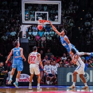 Antetokounmpo lidera la victoria de Grecia ante Dominicana en el Preolímpico de El Pireo