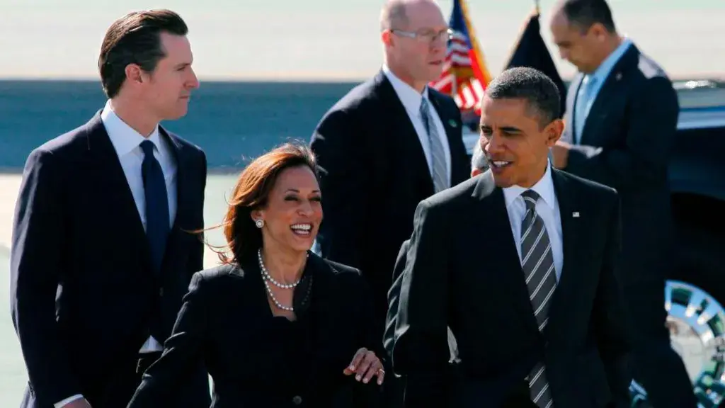Los Obama respaldan a Kamala Harris como candidata presidencial