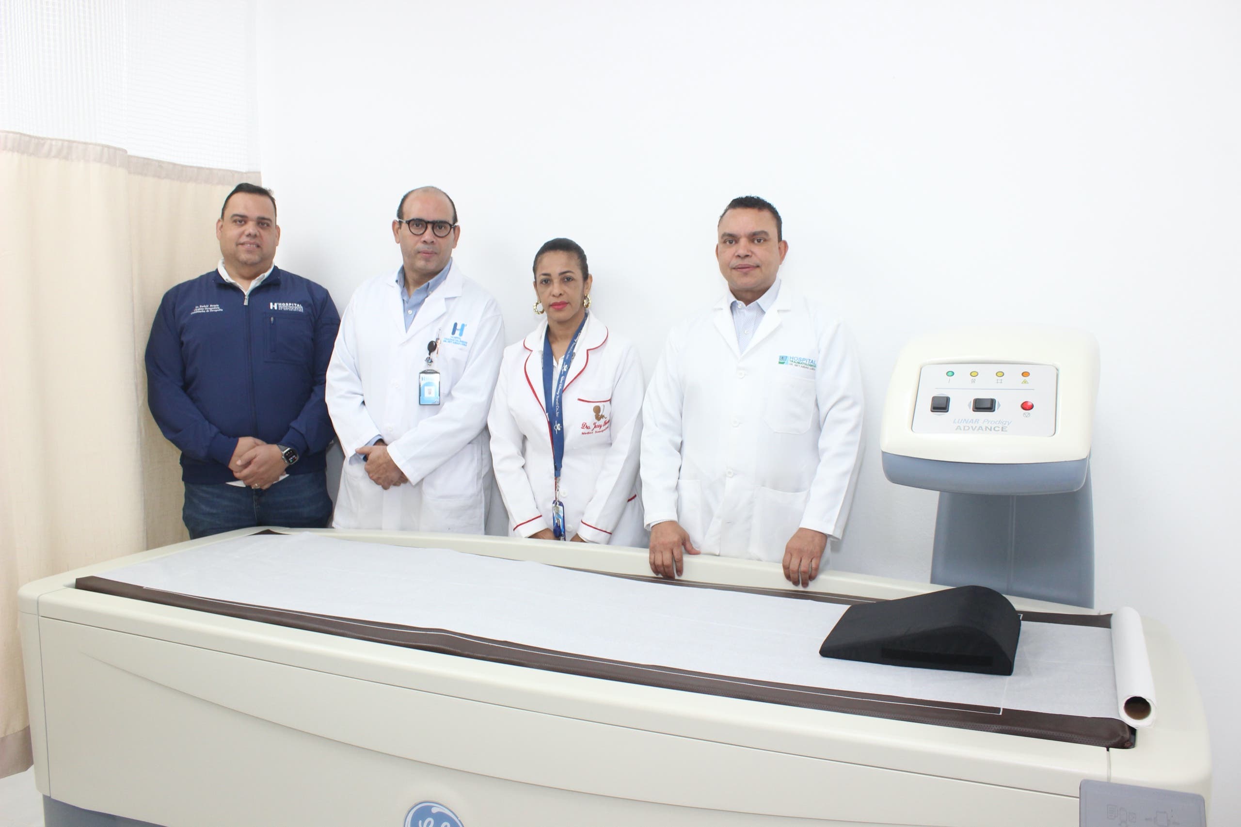 Ney Arias Lora inaugura moderna Unidad de Densitometría Ósea, única en hospitales de traumas del país