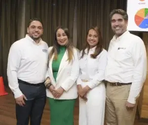 Coctel con empresarios del sector de la construcción