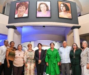 El Ministerio de la Mujer devela retratos con legados