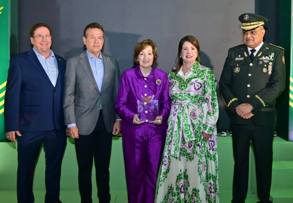 Dominican Watchman celebra 50 años de labor