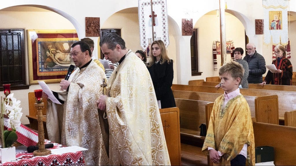 Católicos ucranianos piden ayuda para salvar su catedral más emblemática en Kiev