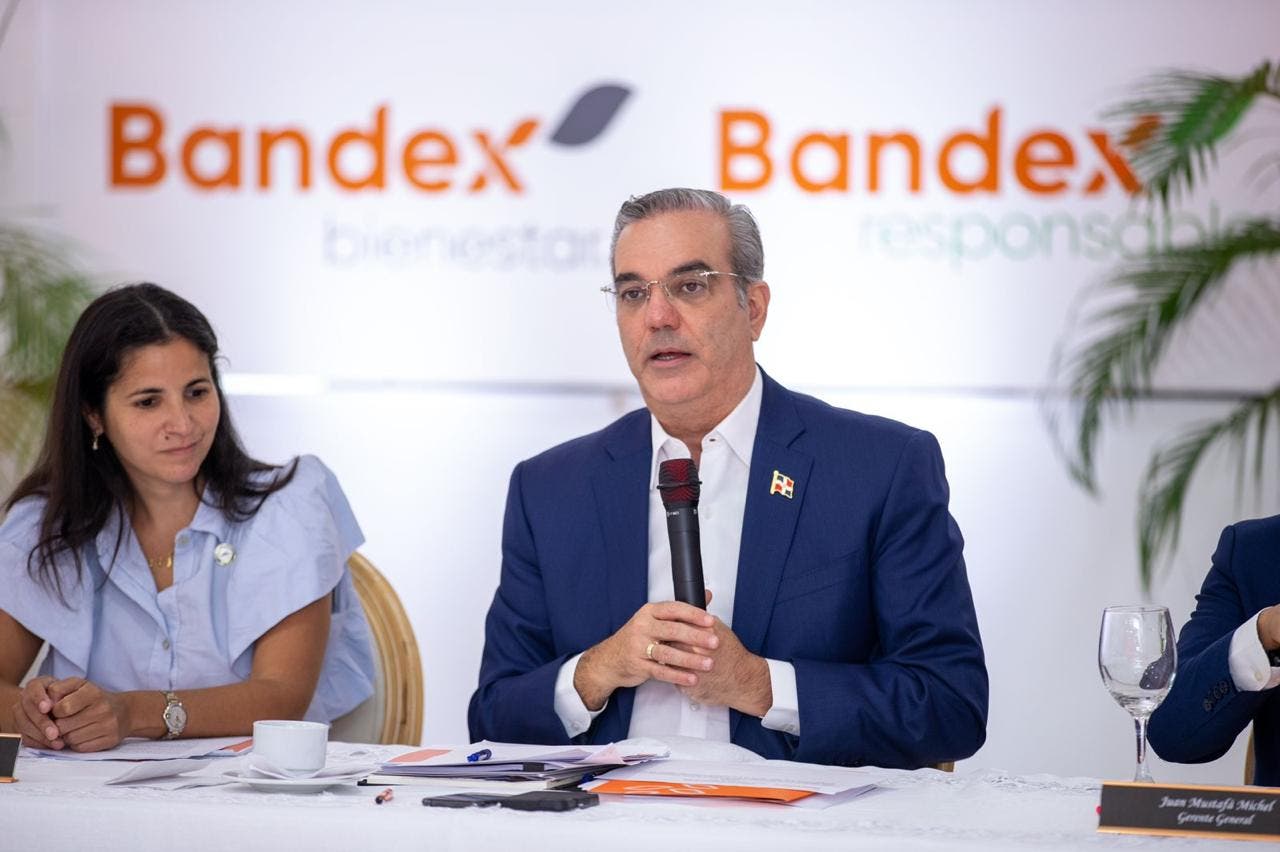 Presidente Abinader visita el Bandex; entidad elimina pérdidas gestiones anteriores