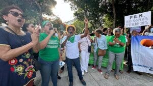 Organizaciones protestan contra el Código Penal frente al Palacio