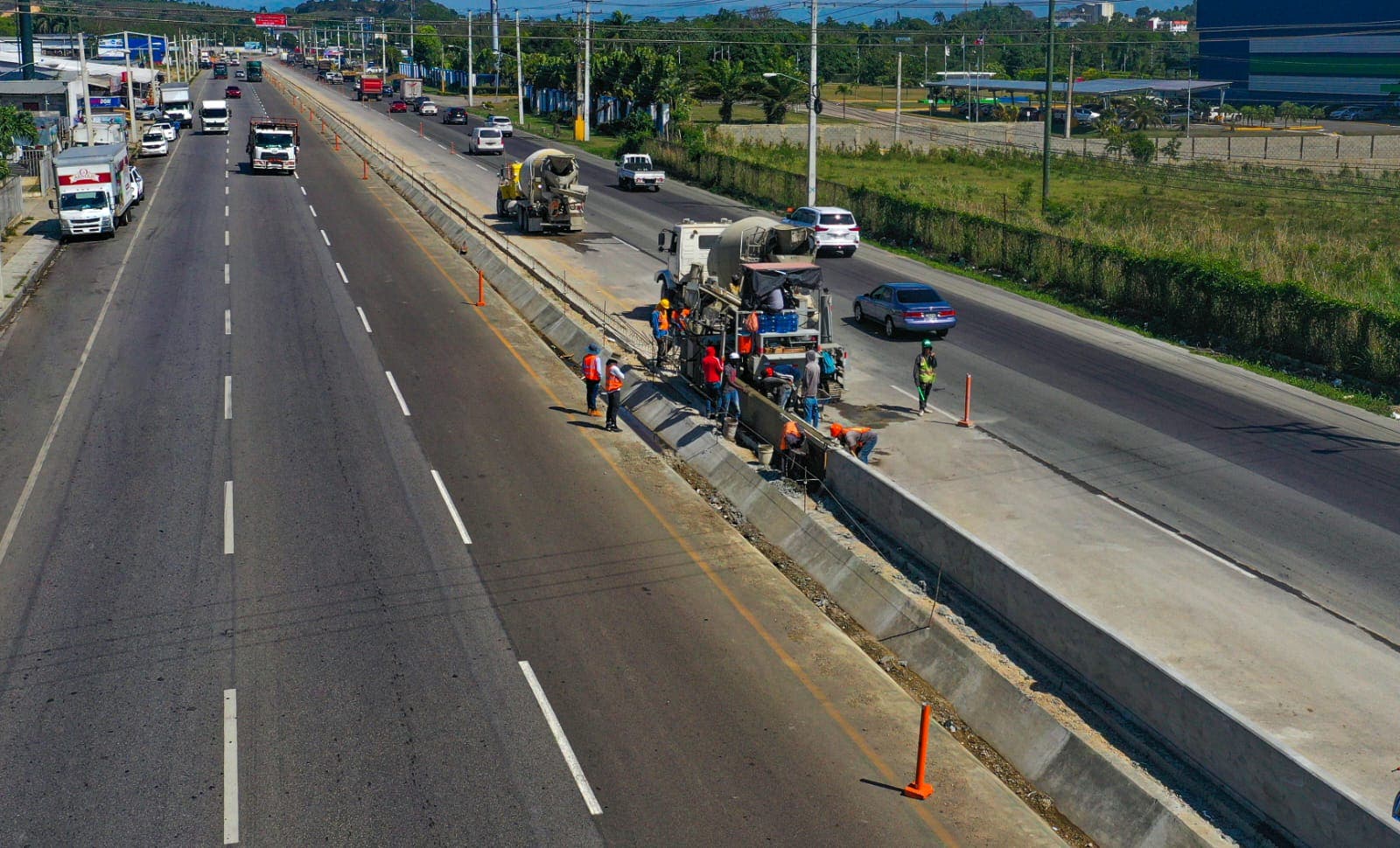 Abinader destaca avances de la ampliación de la Autopista Duarte