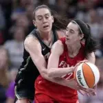 Acusan a hombre de Texas de acosar a Caitlin Clark, estrella de la WNBA y de Indiana Fever