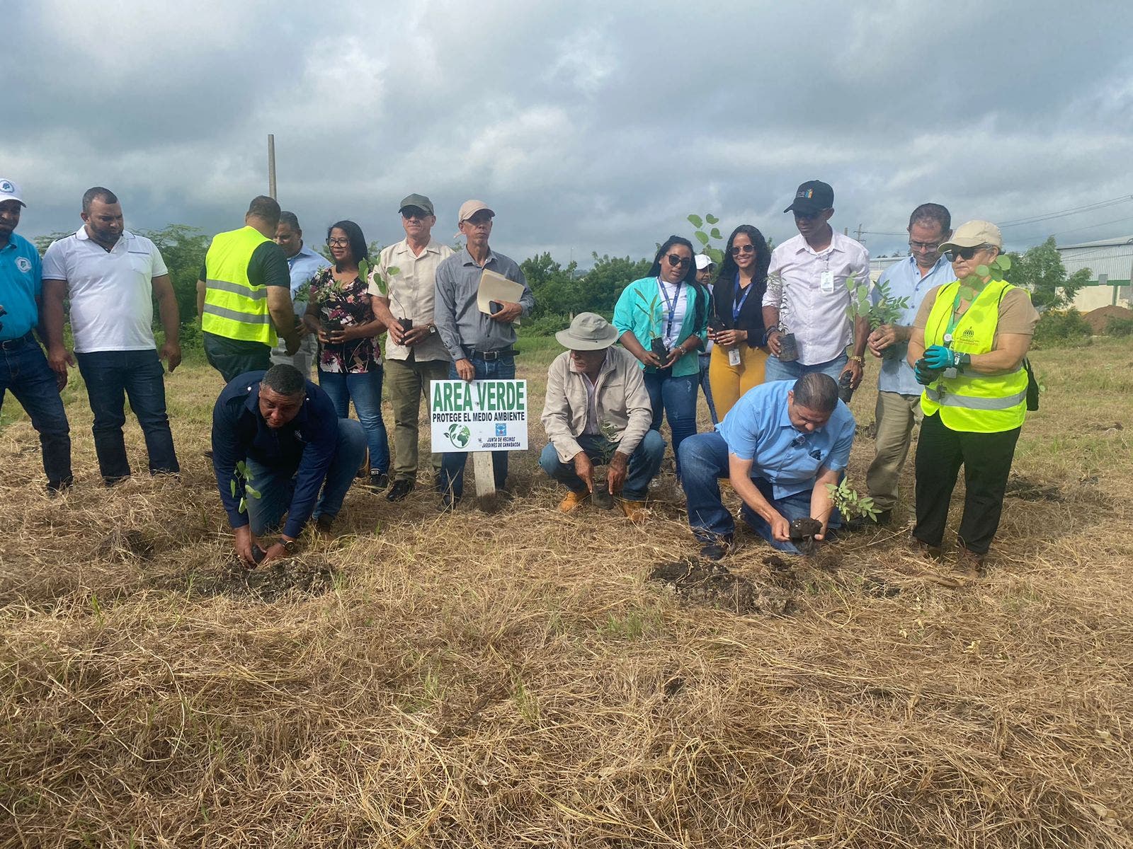 Dirección Provincial Medio Ambiente realiza jornada de reforestación Canabacoa