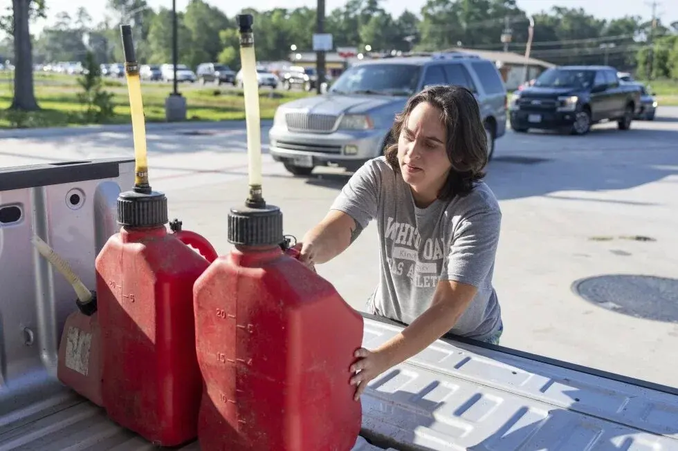 Millones de personas en Houston enfrentan falta de electricidad y ola de calor por el paso de Beryl