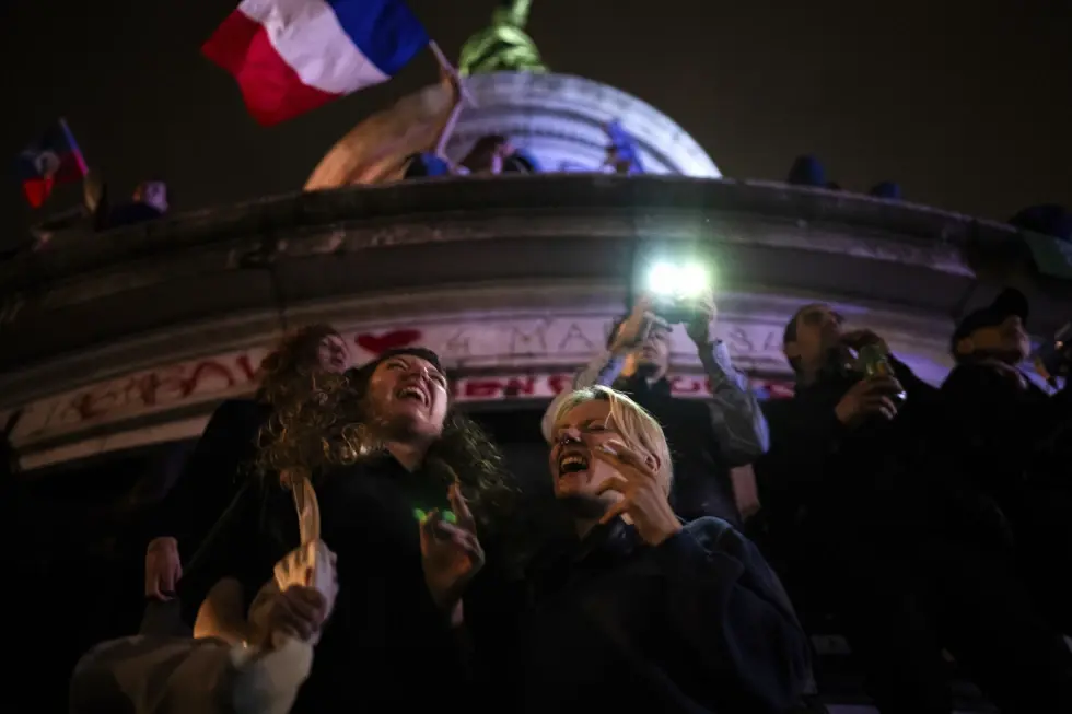 Macron rechaza la renuncia del primer ministro tras el resultado caótico de las elecciones
