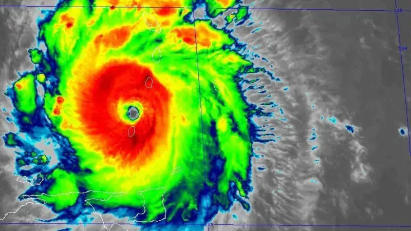 Beryl toca tierra en la isla caribeña de Carriacou como un poderoso huracán categoría 4