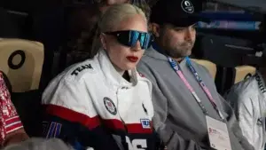 Lady Gaga presenta en París al empresario Michael Polansky como su prometido