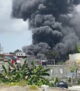 Se registra incendio en KM 18 de la autopista Duarte