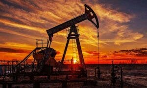 El petróleo de Texas baja un 1,34 % pese a la reducción de reservas en EE.UU.