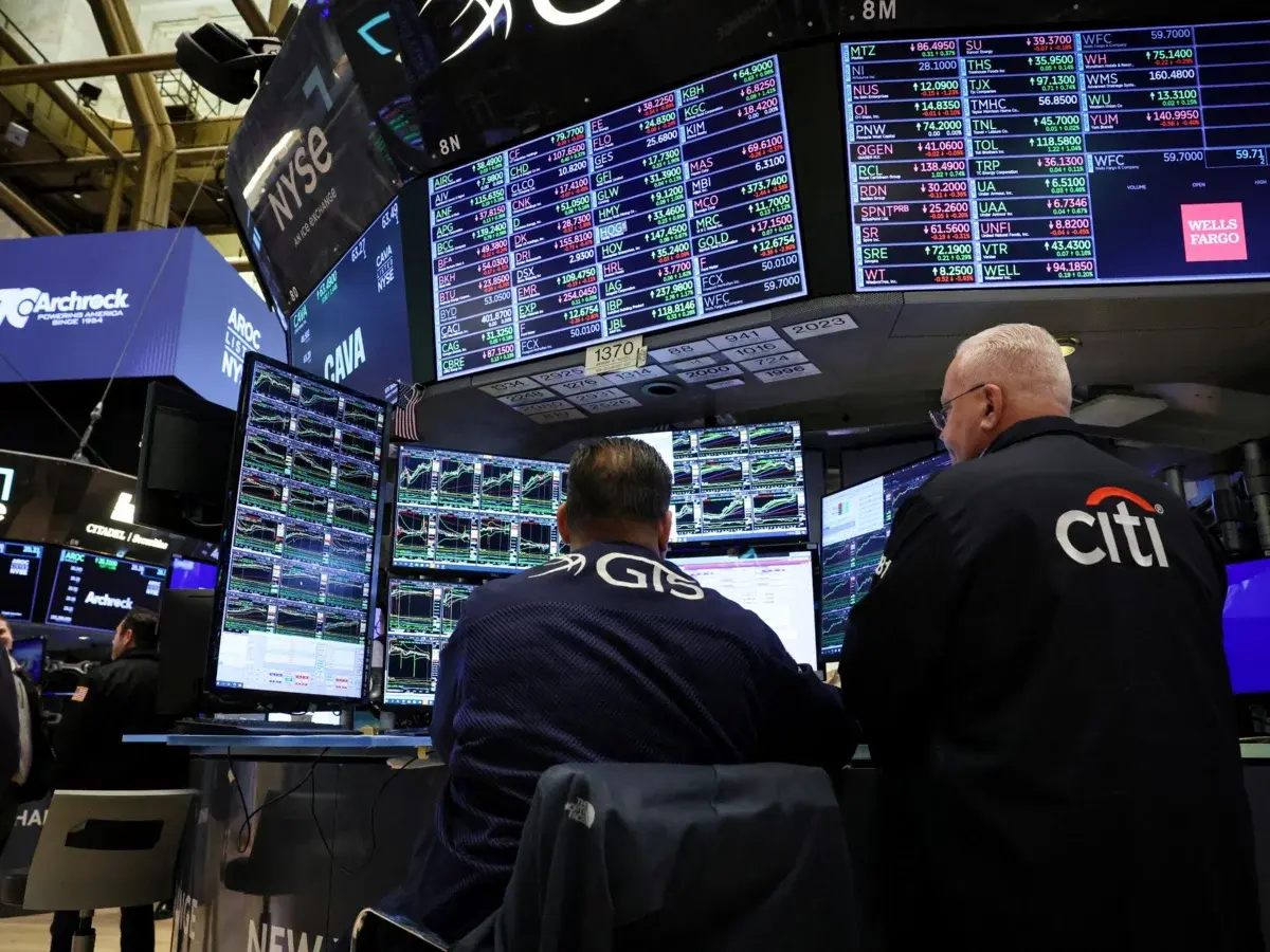 Wall Street cierra mixto y se recupera levemente de la caída de las tecnológicas