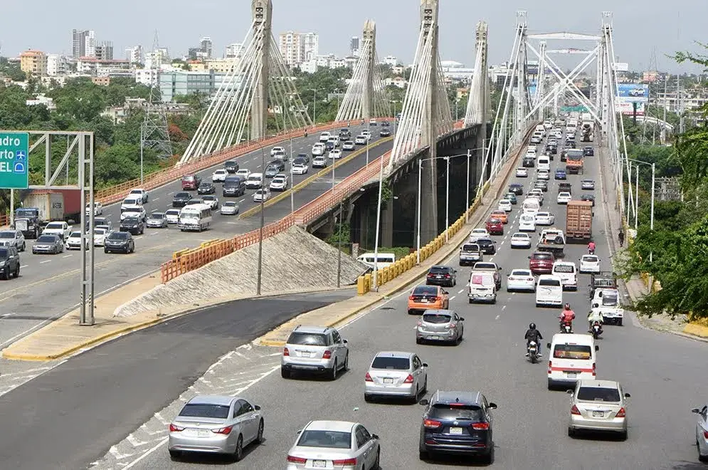 MOPC cerrará a partir de este lunes pasos a desnivel y puentes por mantenimiento