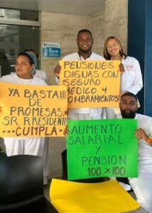 Gremios enfermería protestan en el GSD