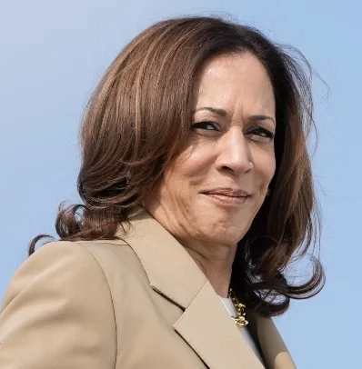 Harris tiene una ligera ventaja frente a Trump