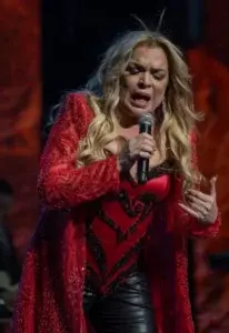 Ednita Nazario ofrece un concierto a la altura de una verdadera diva