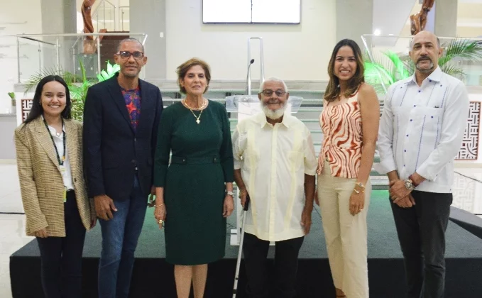 Yesenia Hernández, Adolfo Farighton, Ingrid González, José Parra, Melany Rodríguez y José Manuel Antuñano.