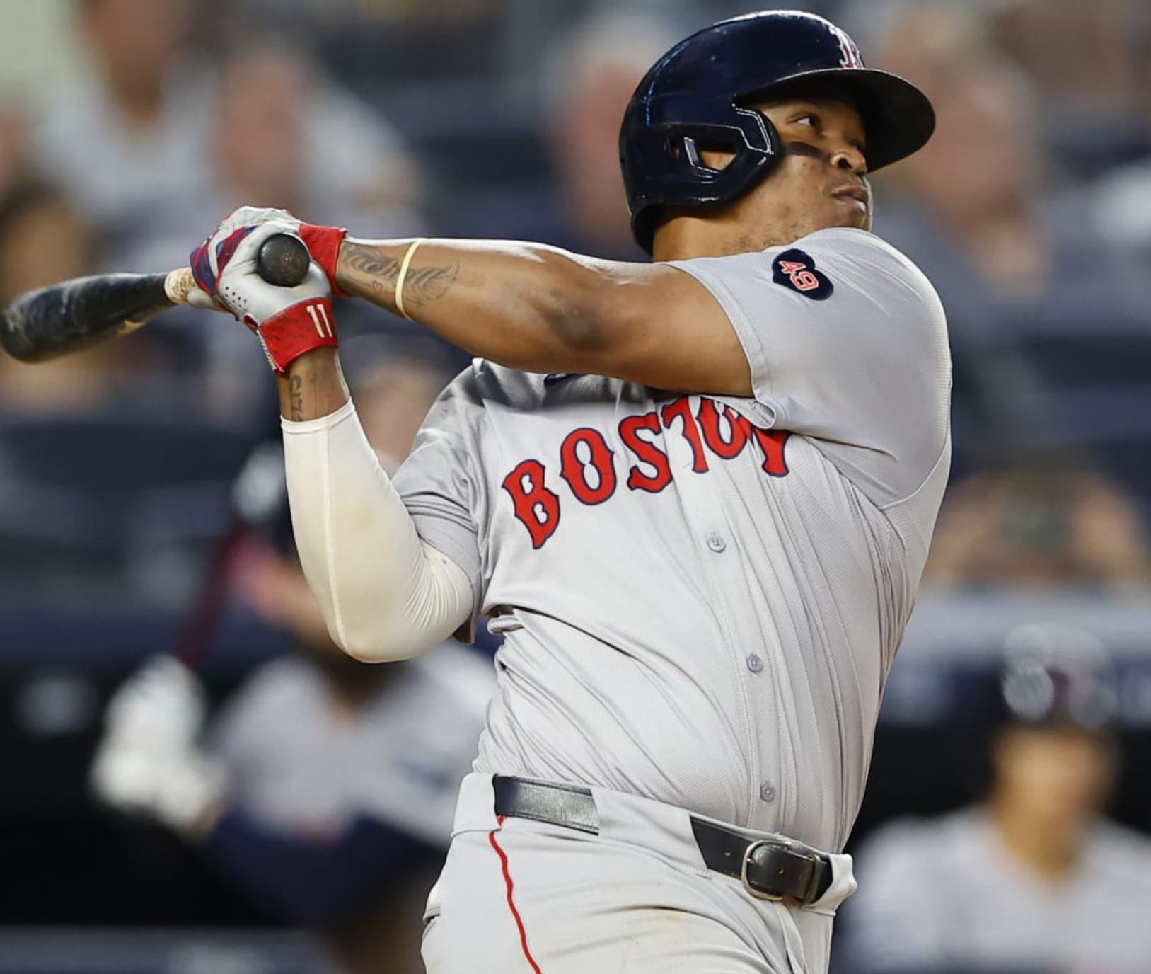 Devers supera iconos en la historia de Boston