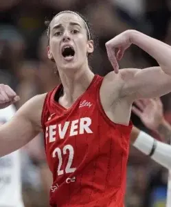 Clark le da un giro 180 grados al baloncesto femenino EU