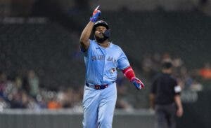 Vlad Jr., aún caliente, no oye nada sobre extensión