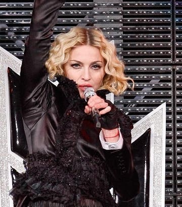 Madonna viaja con su novio a celebrar