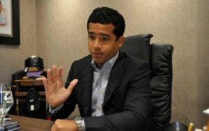 Omar dice proyecto de Constitución es ambiguo