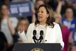 Kamala Harris es portada de Time y la revista destaca que es “su momento»