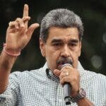 Maduro dice que respeta la decisión de González Urrutia de salir de Venezuela a España