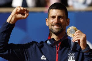 Djokovic deja a Alcaraz sin oro