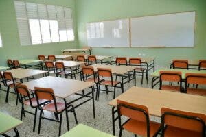 Educación distribuirá más de 115 mil unidades de mobiliario escolar